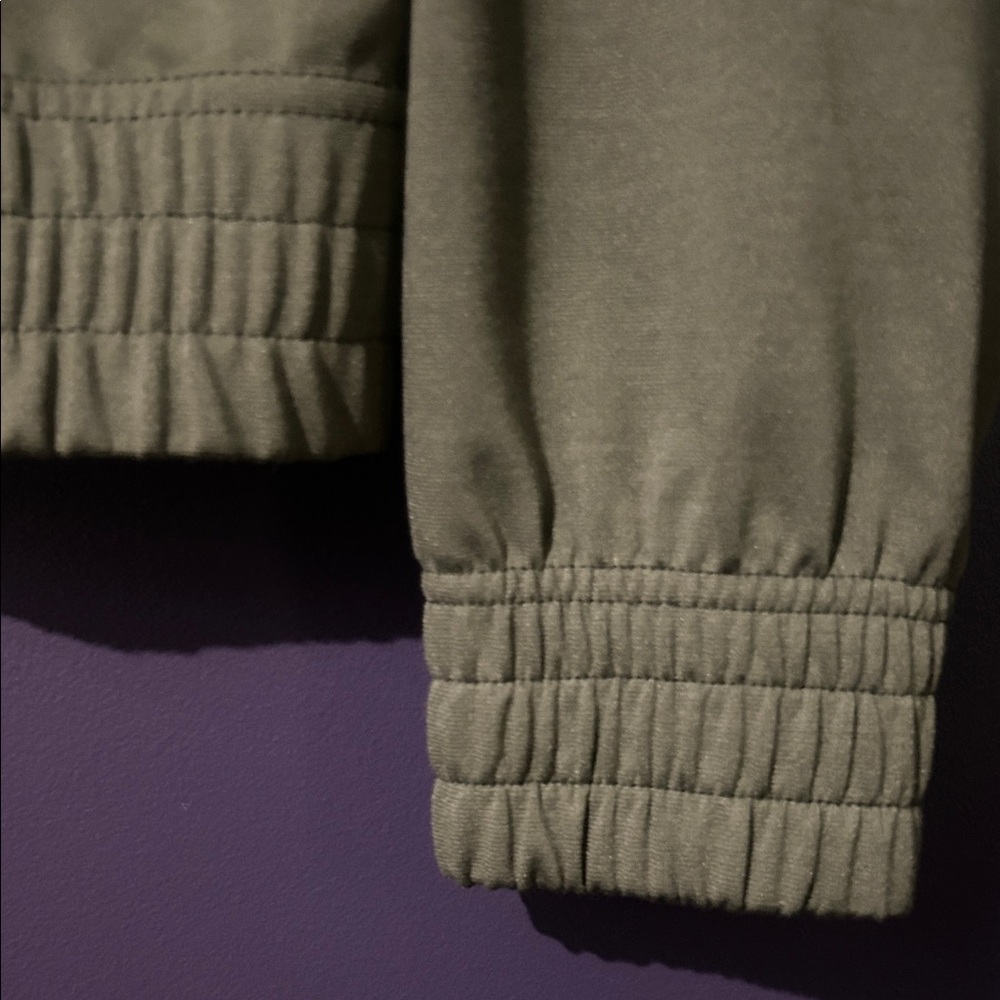 Banana Republic Olive Green Women's Bomber Jacket - Picture 3 of 5